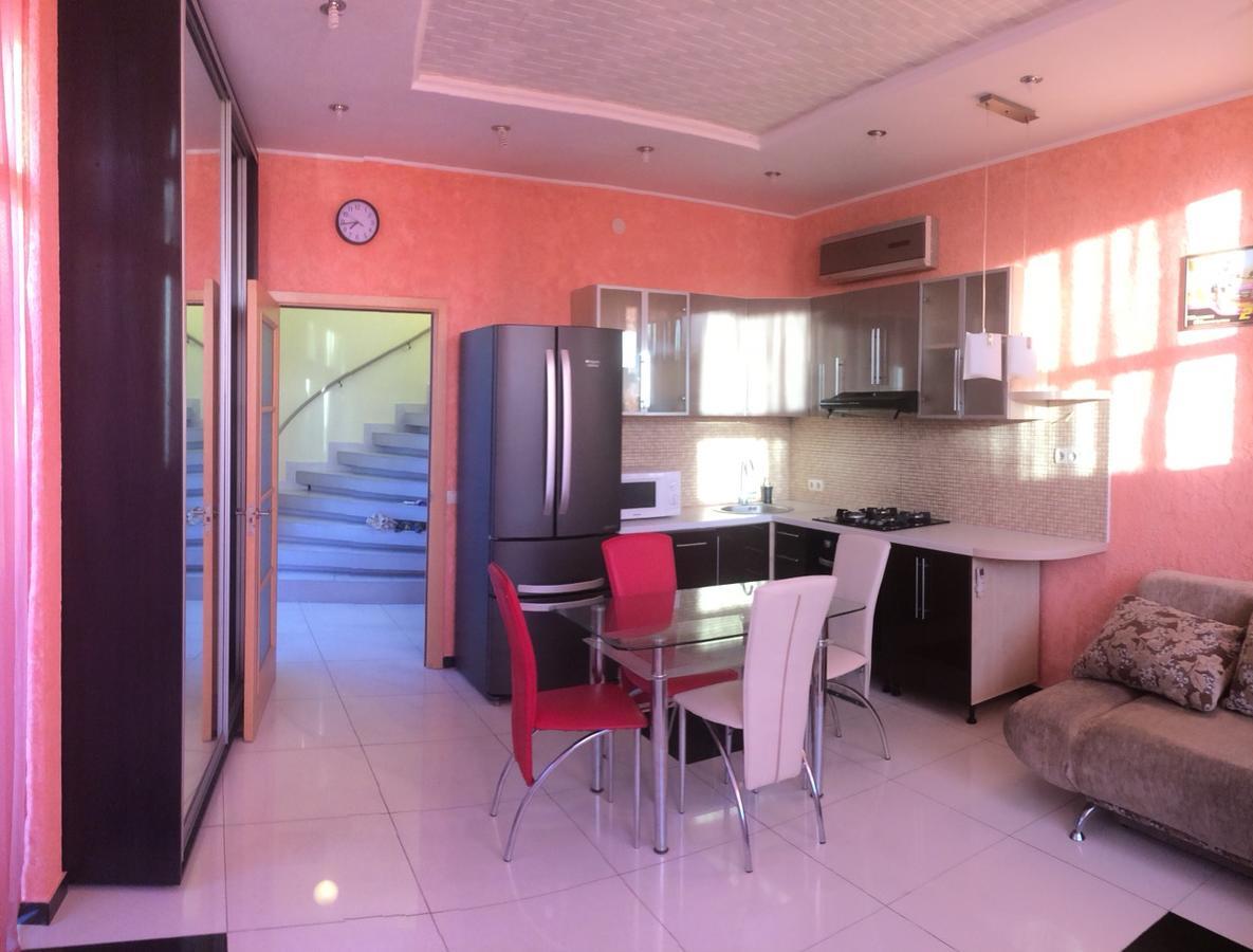 Petropavlovskaya Borshchagovka Тownhouse 84ヴィラ エクステリア 写真