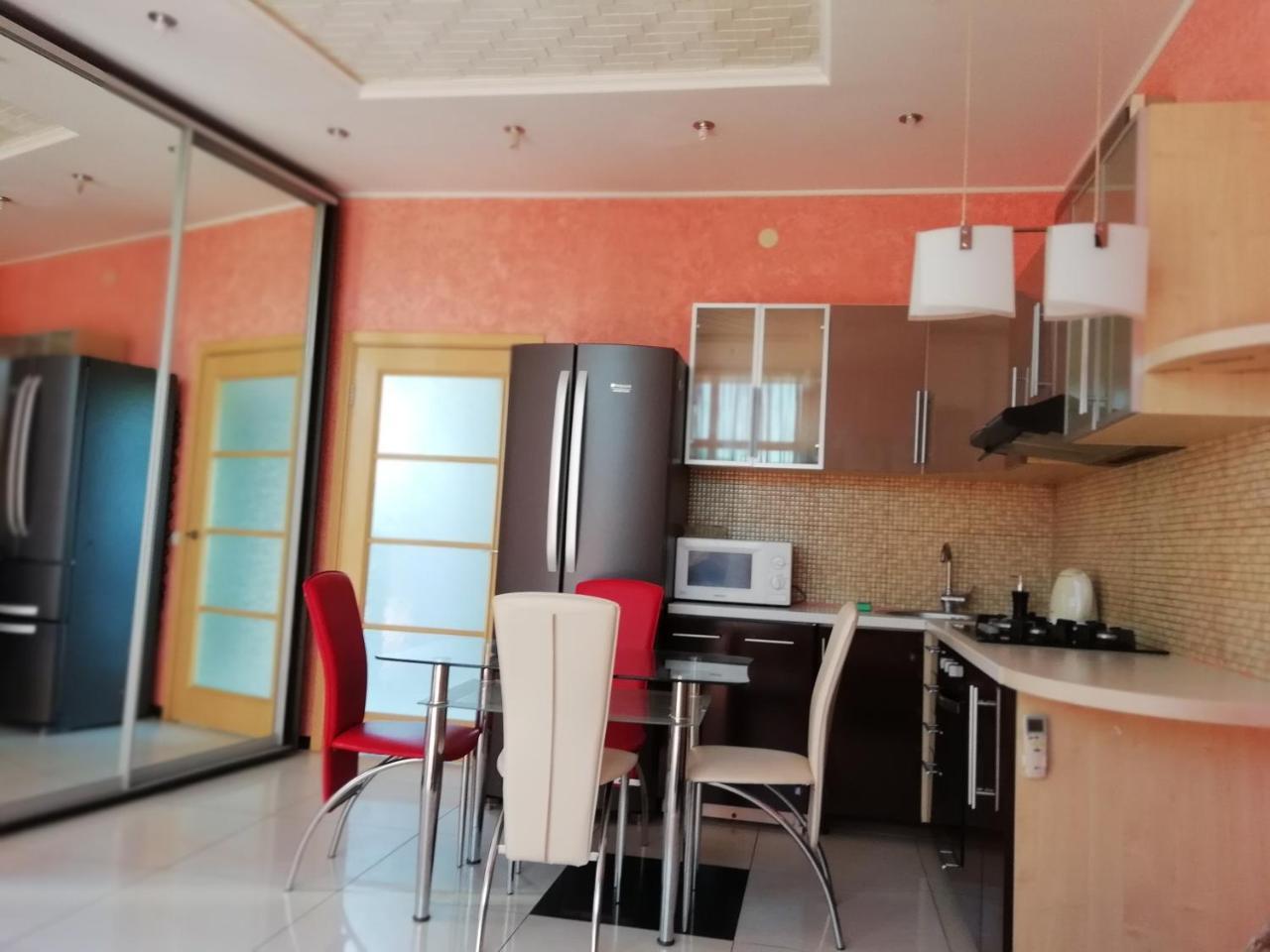 Petropavlovskaya Borshchagovka Тownhouse 84ヴィラ エクステリア 写真