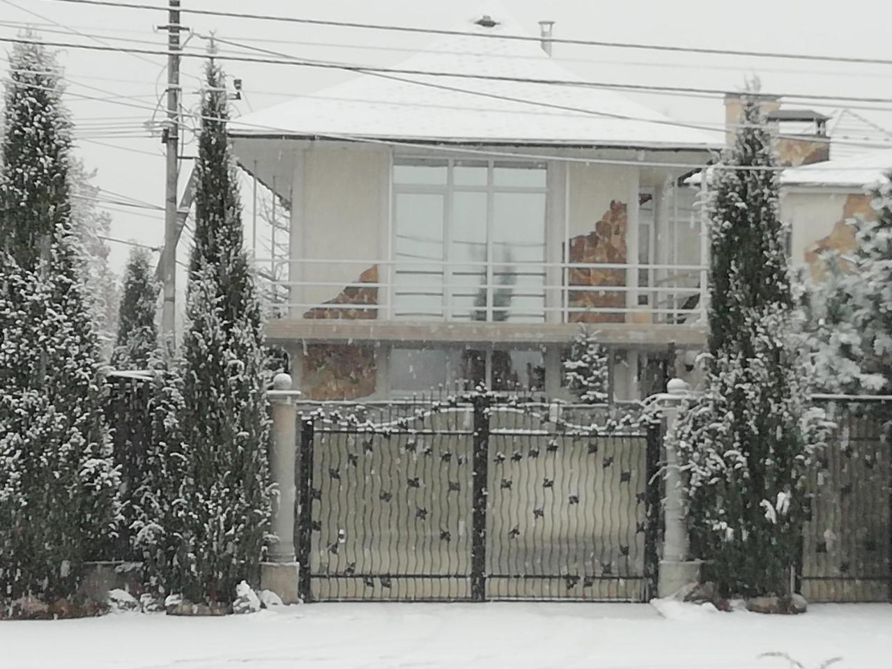 Petropavlovskaya Borshchagovka Тownhouse 84ヴィラ エクステリア 写真